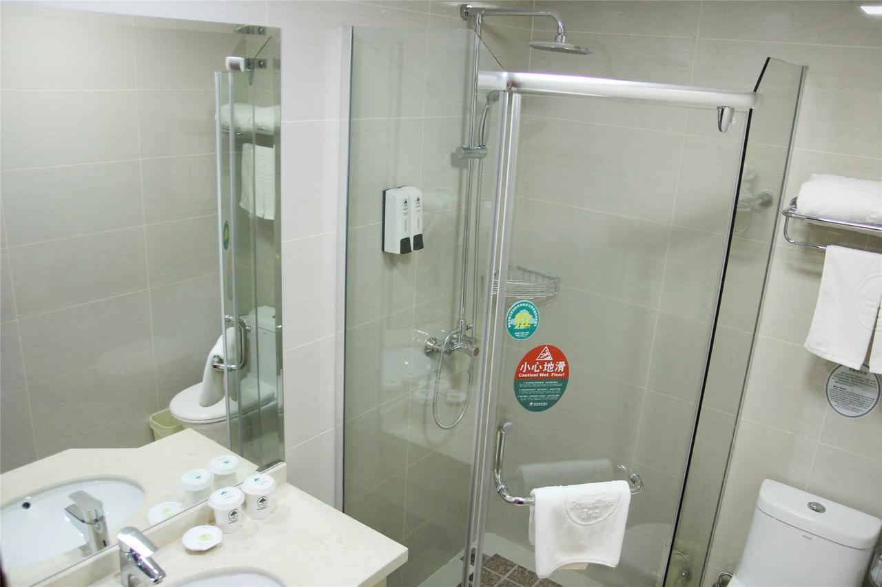 Greentree Pudong New District Yangsi Metro Station Yangxin Road Shell Hotel 3*